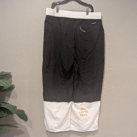 The North Face * Women’s TNF Nylon Easy Pants * Size XL – Black/White (NWT) 🖤🤍 - Picture 5 of 13